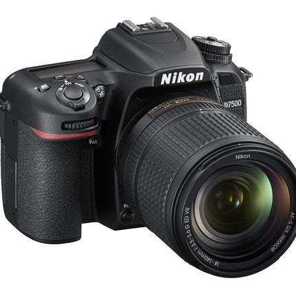 Nikon D7500 + DX 18-140 VR Set