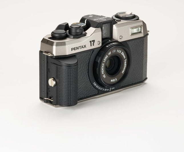 Pentax 17 Dark Silver (Halbformat)